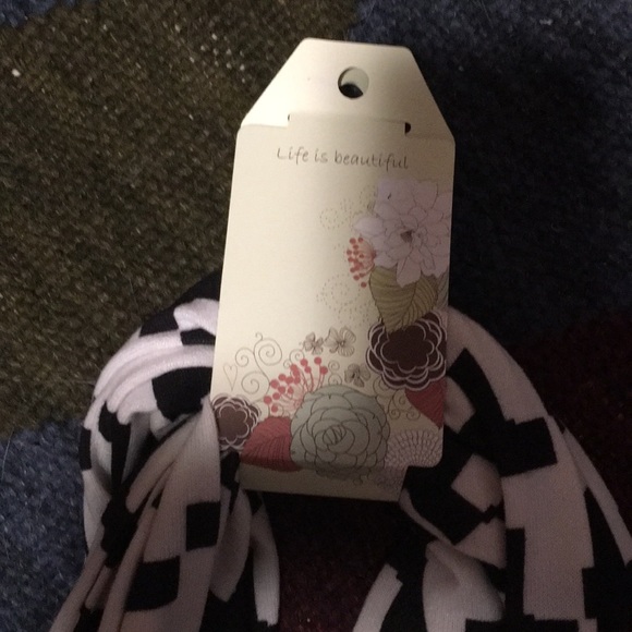 Infinity scarf - brand new! - Picture 2 of 3